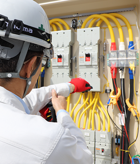 内蔵ユニット（コンプレッサー、凝縮器、冷却ファン）の点検・清掃